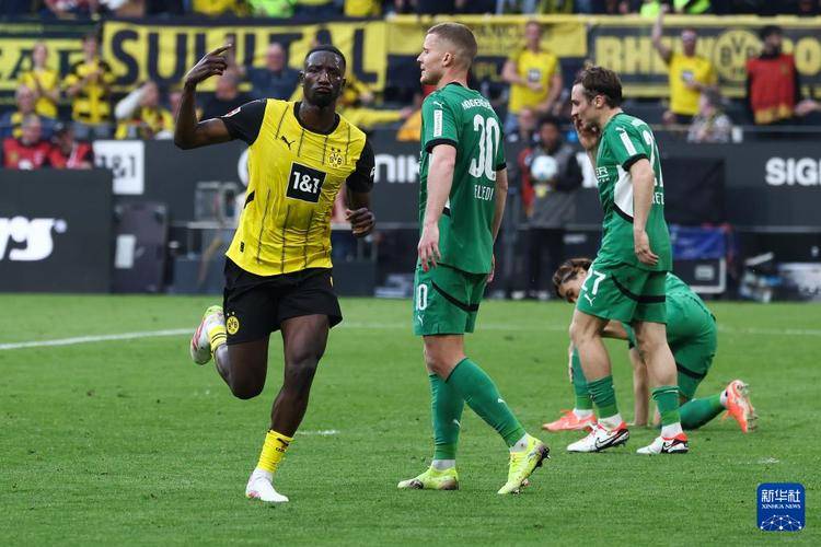 门兴格拉德巴赫清晨内部沟通，志在欧超杯名次提升，悬念犹存，年轻球员得到机会的简单介绍